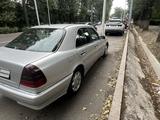 Mercedes-Benz C 240 1998 года за 3 500 000 тг. в Алматы – фото 4