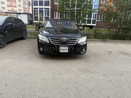 Toyota Camry 2011 года за 5 800 000 тг. в Уральск – фото 2