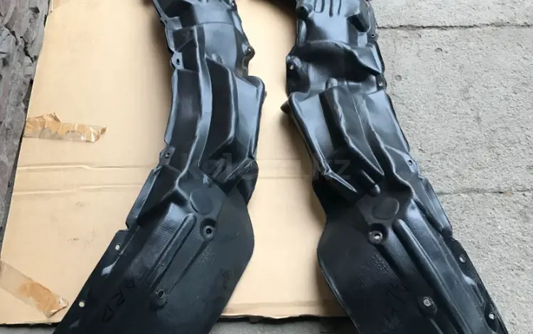 Подкрылок Toyota Alphard (2002-2008) за 16 000 тг. в Алматы