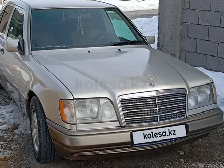 Mercedes-Benz E 200 1994 года за 2 300 000 тг. в Шымкент – фото 4