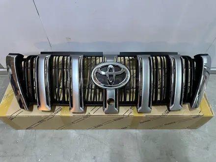 Решетка радиатора новый оригинал Prado 150 Рестайлинг за 165 000 тг. в Алматы