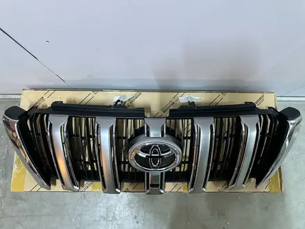 Решетка радиатора новый оригинал Prado 150 Рестайлинг за 165 000 тг. в Алматы – фото 3