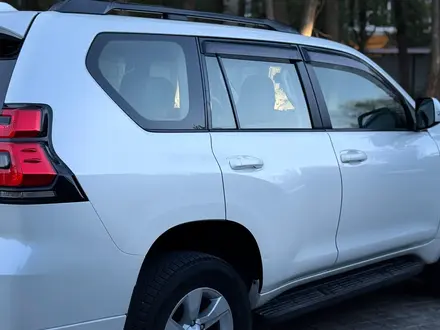 Toyota Land Cruiser Prado 2019 года за 22 900 000 тг. в Актобе – фото 17
