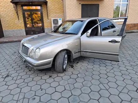 Mercedes-Benz E 230 1998 года за 3 200 000 тг. в Астана – фото 3