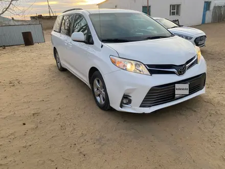 Toyota Sienna 2013 года за 9 000 000 тг. в Атырау