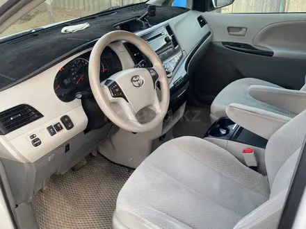 Toyota Sienna 2013 года за 9 000 000 тг. в Атырау – фото 4