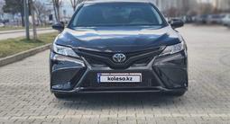 Toyota Camry 2018 года за 9 100 000 тг. в Алматы – фото 4
