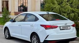 Hyundai Accent 2021 года за 7 050 000 тг. в Шымкент – фото 2