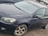 Volkswagen Golf 2012 года за 1 950 000 тг. в Актобе – фото 2