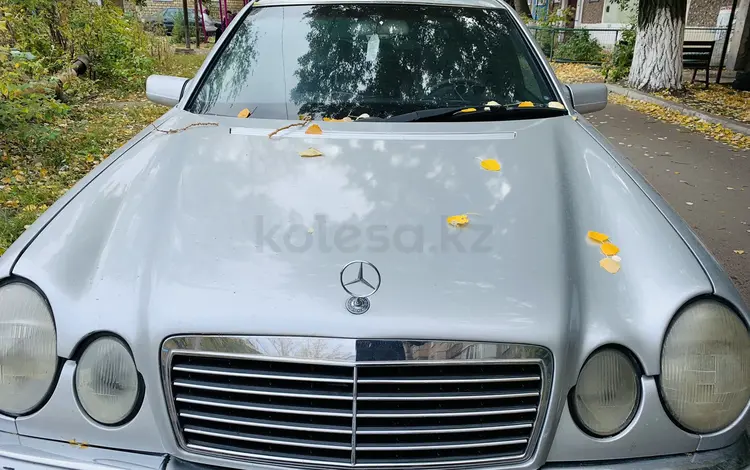 Mercedes-Benz E 200 1996 годаүшін2 300 000 тг. в Караганда