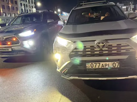 Toyota Highlander 2021 года за 22 500 000 тг. в Алматы – фото 2