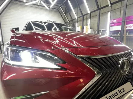 Lexus ES 350 2021 года за 28 000 000 тг. в Астана – фото 7