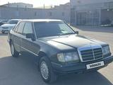 Mercedes-Benz E 200 1993 года за 1 050 000 тг. в Караганда – фото 3