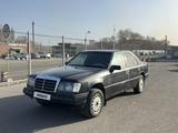 Mercedes-Benz E 200 1993 года за 1 050 000 тг. в Караганда