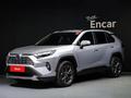 Toyota RAV4 2021 годаfor18 000 000 тг. в Атырау