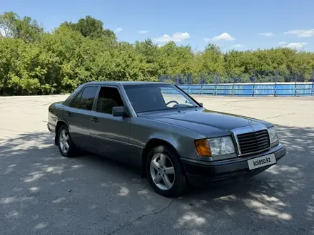 Mercedes-Benz E 230 1992 года за 2 900 000 тг. в Караганда