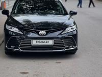 Toyota Camry 2021 года за 18 100 000 тг. в Астана