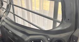 Задняя дверь TOYOTA RAV 4, 12-под камеру и кнопку автозакрывания за 220 000 тг. в Астана