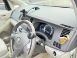 Toyota Isis 2010 года за 3 600 000 тг. в Атырау – фото 4
