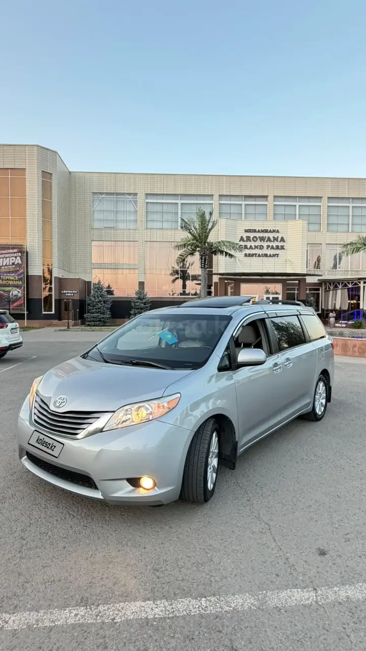 Toyota Sienna, 2014
