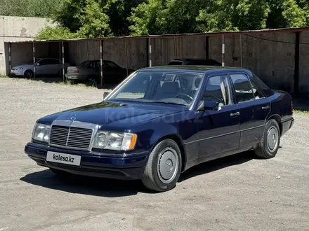 Mercedes-Benz E 200 1993 года за 1 500 000 тг. в Павлодар