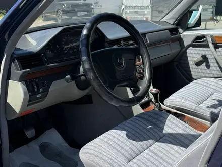 Mercedes-Benz E 200 1993 года за 1 500 000 тг. в Павлодар – фото 5