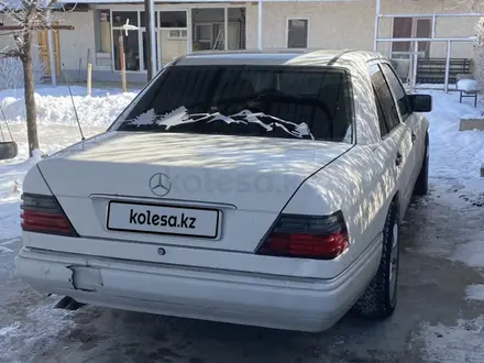 Mercedes-Benz E 320 1993 года за 1 500 000 тг. в Алматы – фото 8