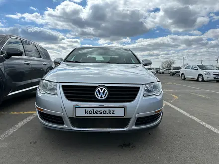 Volkswagen Passat 2005 года за 3 700 000 тг. в Уральск – фото 2