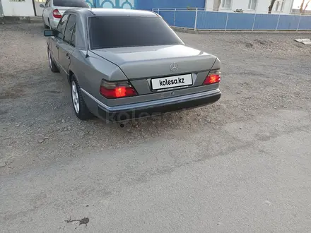 Mercedes-Benz E 230 1989 года за 2 800 000 тг. в Кызылорда – фото 2