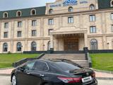 Toyota Camry 2019 годаүшін14 000 000 тг. в Актобе – фото 2