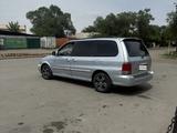 Kia Carnival 2002 года за 2 800 000 тг. в Алматы