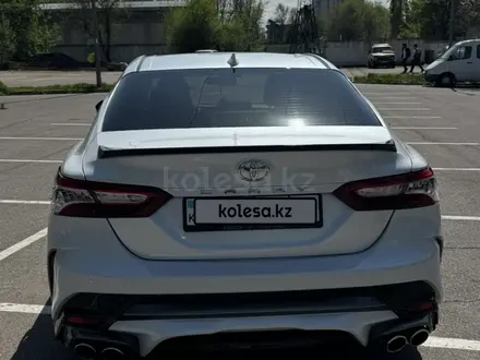 Toyota Camry 2021 года за 12 000 000 тг. в Алматы – фото 11