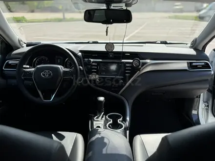 Toyota Camry 2021 года за 12 000 000 тг. в Алматы – фото 15