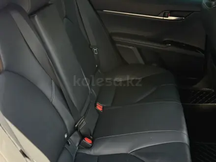 Toyota Camry 2021 года за 12 000 000 тг. в Алматы – фото 18