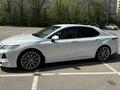 Toyota Camry 2021 года за 12 000 000 тг. в Алматы – фото 7