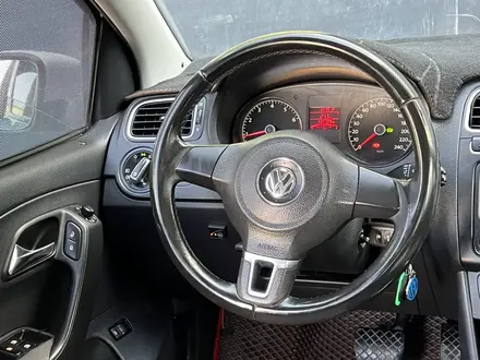 Volkswagen Polo 2013 года за 5 450 000 тг. в Актау – фото 8