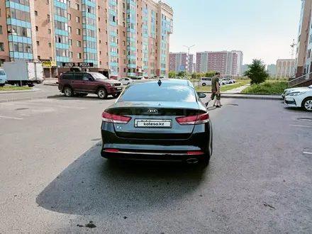 Kia K5 2019 года за 8 000 000 тг. в Астана – фото 2
