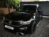 Volkswagen Tiguan 2021 года за 19 000 000 тг. в Шымкент