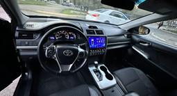 Toyota Camry 2013 года за 8 500 000 тг. в Атырау – фото 2