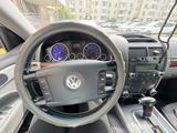 Volkswagen Touareg 2004 года за 3 200 000 тг. в Талдыкорган – фото 4