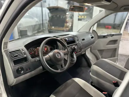 Volkswagen Transporter 2015 года за 14 900 000 тг. в Алматы – фото 17