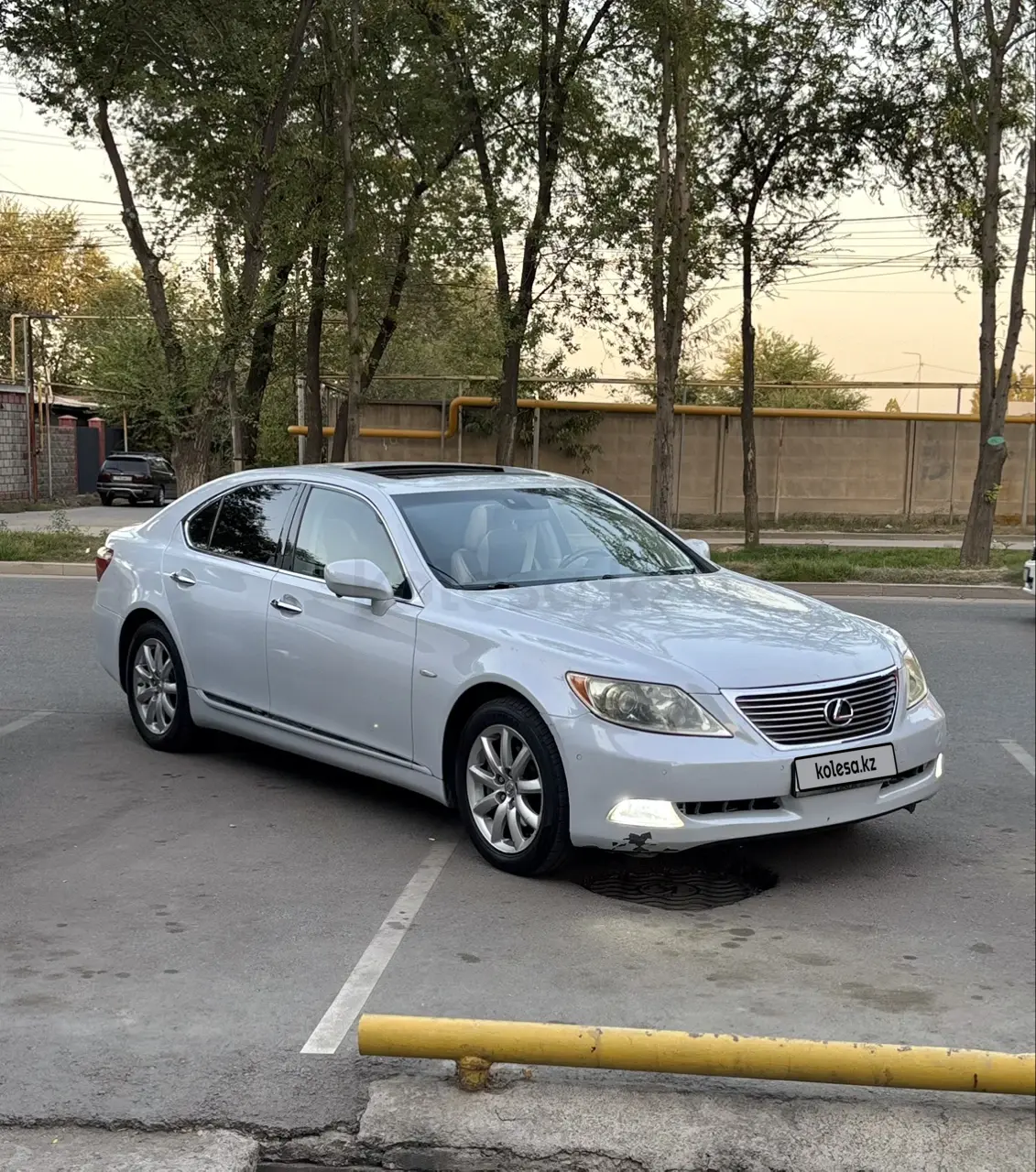 Лексус LS, 2008