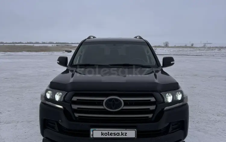 Toyota Land Cruiser 2020 года за 36 000 000 тг. в Астана