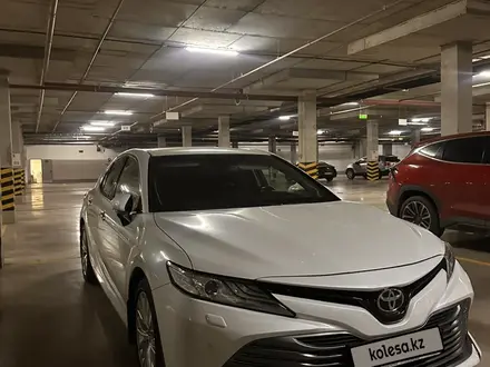 Toyota Camry 2019 года за 14 700 000 тг. в Астана – фото 3