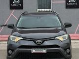 Toyota RAV4 2017 годаүшін7 600 000 тг. в Актау