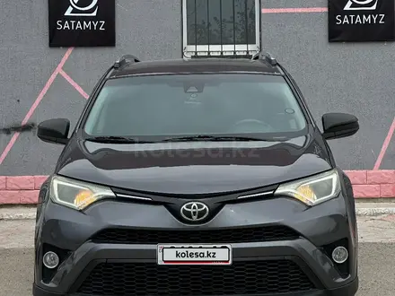 Toyota RAV4 2017 года за 7 600 000 тг. в Актау