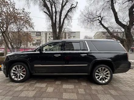 Cadillac Escalade 2023 года за 38 500 000 тг. в Алматы – фото 3