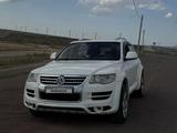 Volkswagen Touareg 2007 года за 6 500 000 тг. в Алматы – фото 2