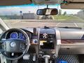 Volkswagen Touareg 2007 года за 7 500 000 тг. в Алматы – фото 22