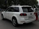 Volkswagen Touareg 2007 года за 6 500 000 тг. в Алматы – фото 3